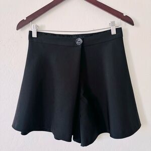 Zara Classic Black Women's Shorts‎